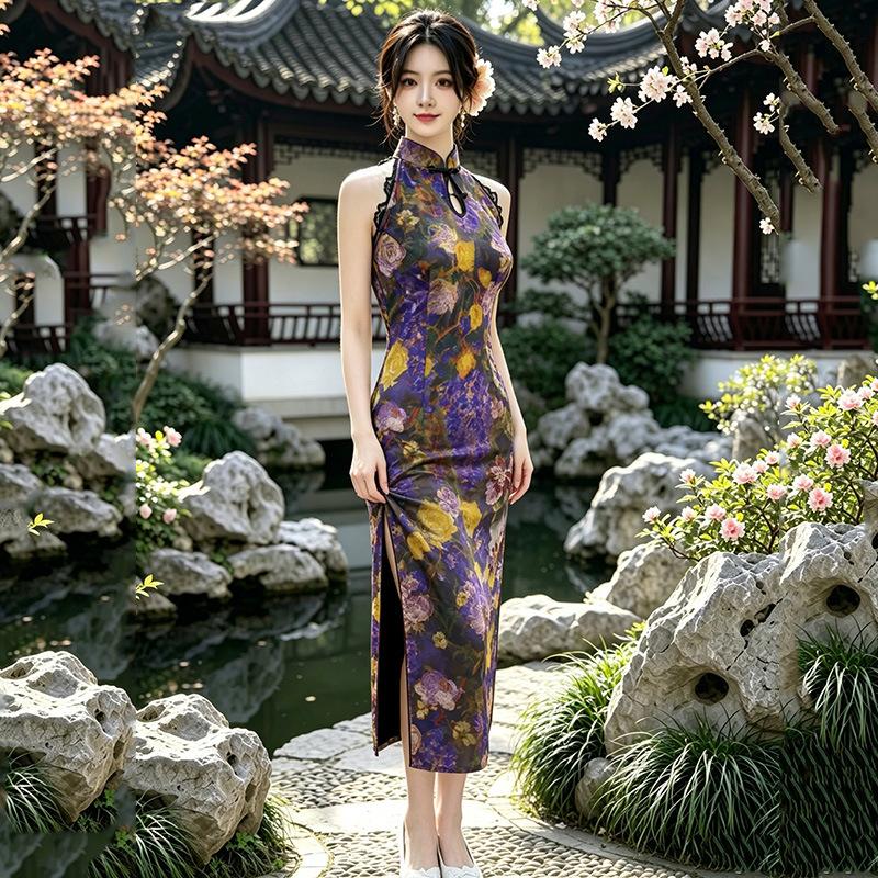 Purple sleeveless neck-hanging national style new Chinese long cheongsam improved young 1011 new women's high-end dress