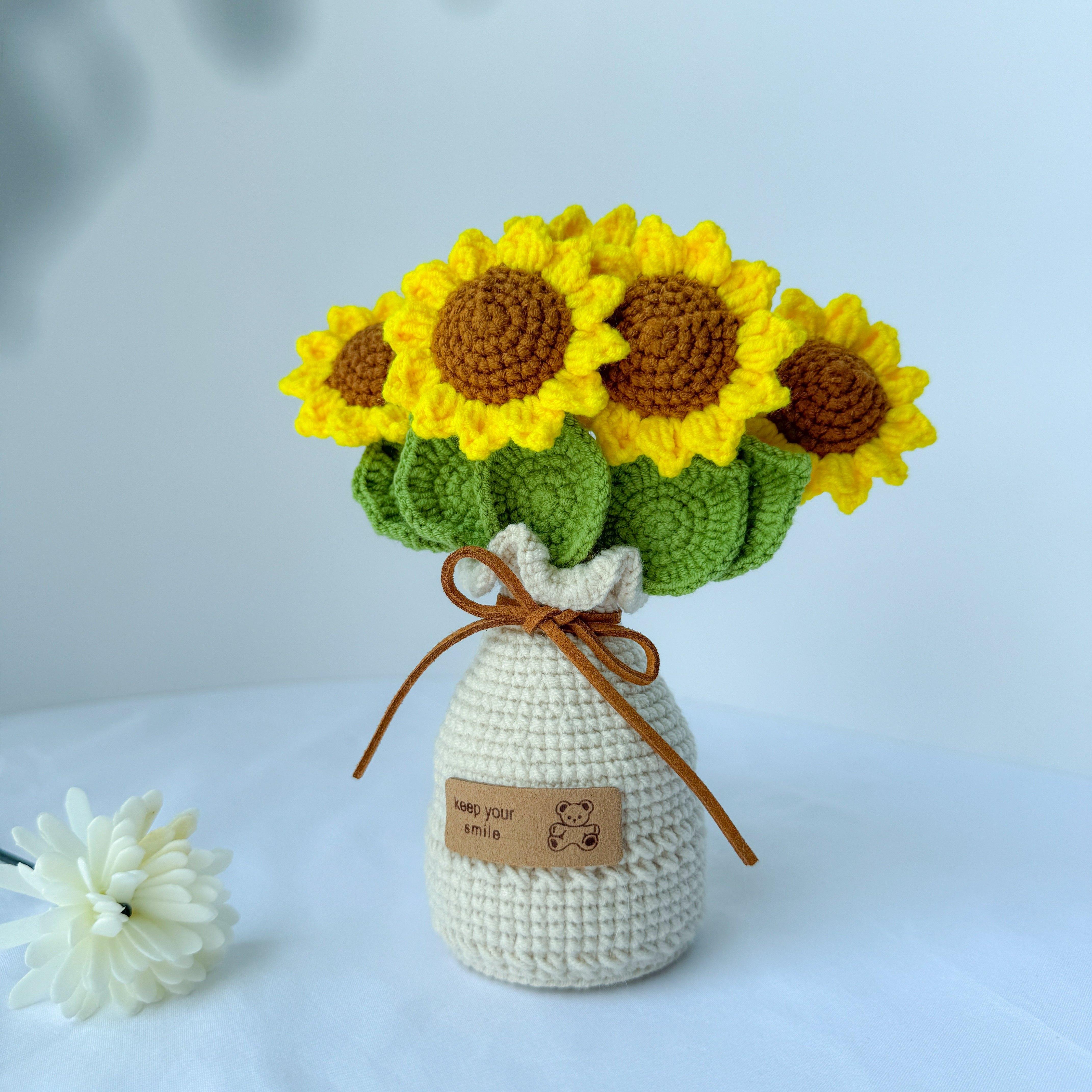 

Handmade Crochet Sunflower in Vase, 6.7 . Vibrant Desk Decor with Keep Your Smile Tag. Perfect Gift for Home & Office. жёлтый