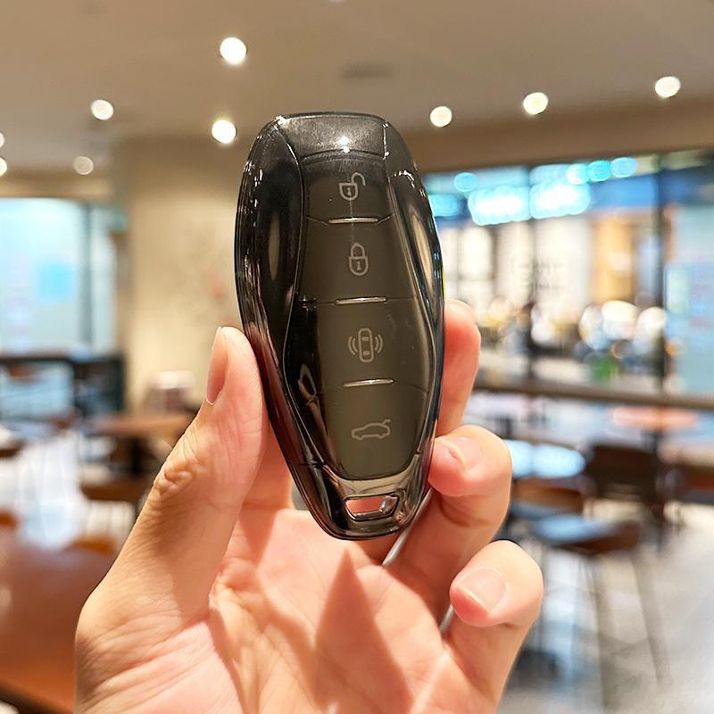 Premium TPU Key Cover for 2024 Hongqi H5 & HS9 - Full Coverage, Genuine Leather.