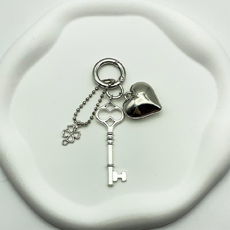 Unique Heart Shaped Keychain Mobile Phone Charm Elegant Jewelry Decoration Fashionable Accessory Portable Keychain