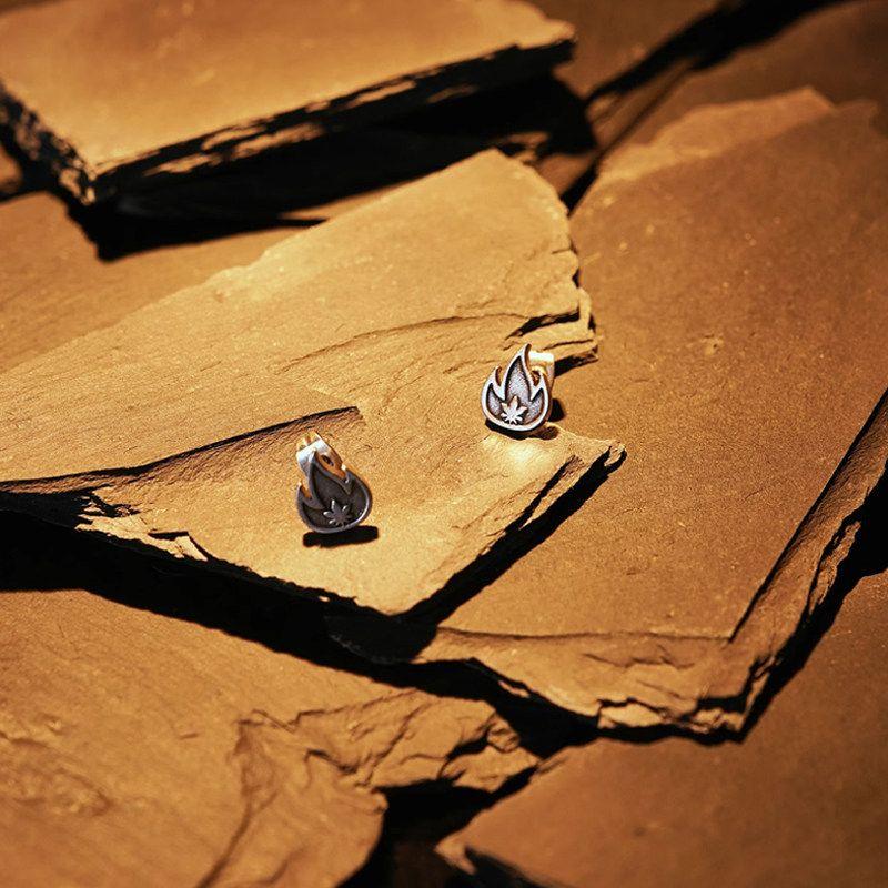 

Sofia | Retro Small Flame Stud Earrings Ins Special-Interest Design Classy Trendy Unique Fashion Handsome Eardrops Earrings Single *Vintage Small Flame Earrings