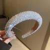 Fascia colorata con diamanti scintillanti: Accessorio di moda alla moda