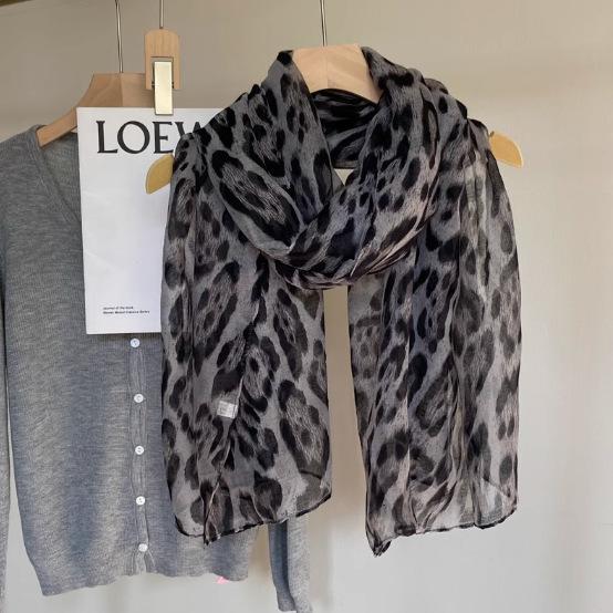 Retro leopard print scarf, women's autumn and winter white atmosphere, versatile shawl, long Hong Kong style silk scarf around the neck