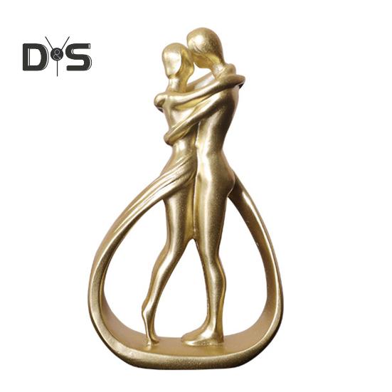 

Обнимающаяся пара, статуэтка, обнимающая мужчин и женщин, статуэтка из смолы, скульптура для дома, офиса, свадьбы, вечеринки, юбилея, украшения для рабочего стола, орнамент золотистый