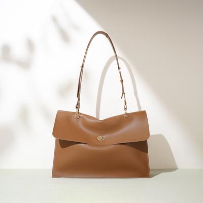 2025 New Style Genuine Leather Women's Shoulder Bag: Fashionable, Simple, Classic, Versatile, Advanced Niche Design Messenger Bag for Commuters