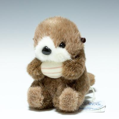 Lontra marina seduta su germoglio di bambù mini peluche 88815