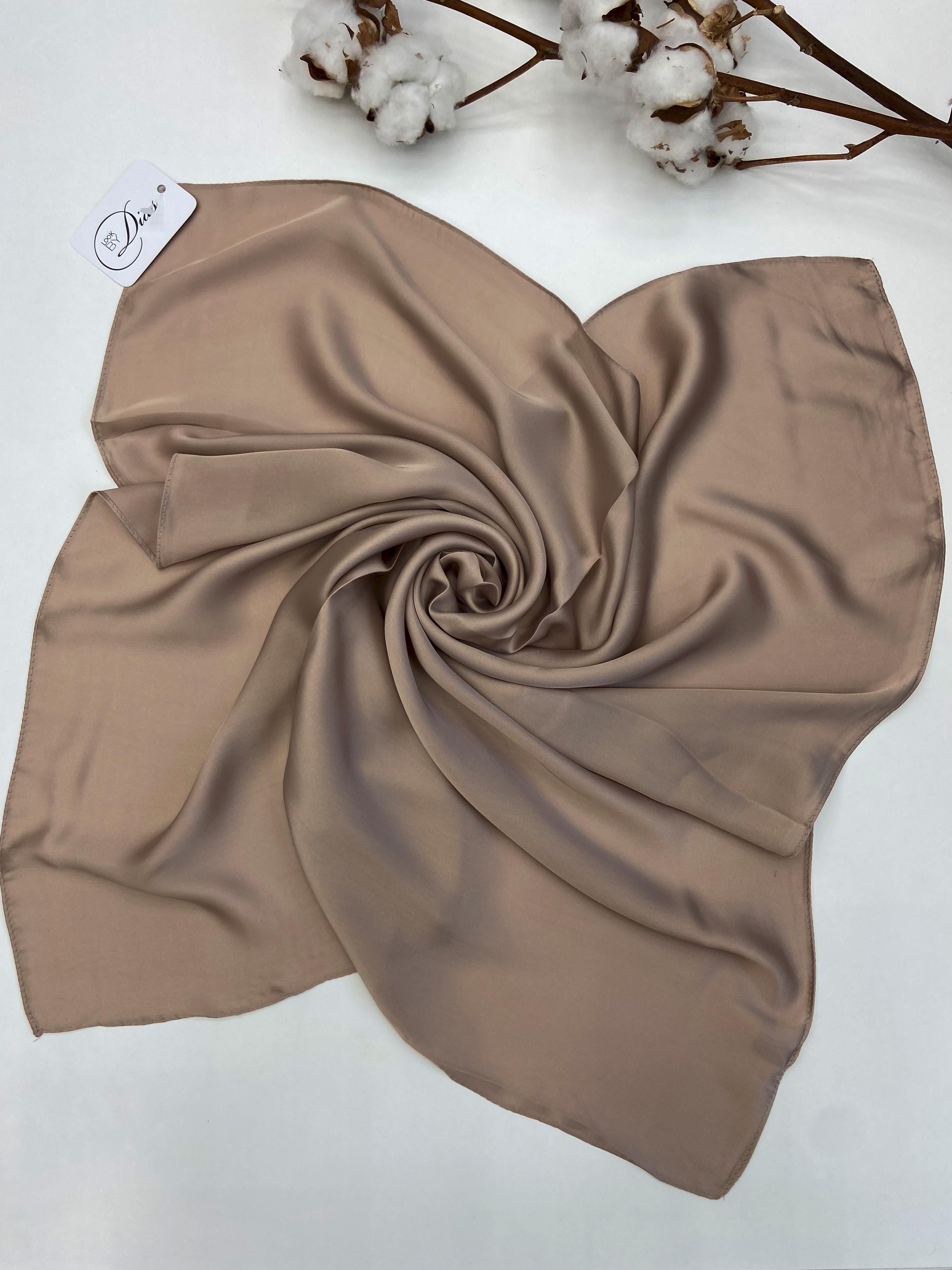 

Квадратний шовковий шарф Жінки Шалі N Дизайнер Принт Шифон Шарф Foulard Леді Шия Шарфи М які Біг Бандана 65x65 коричневий