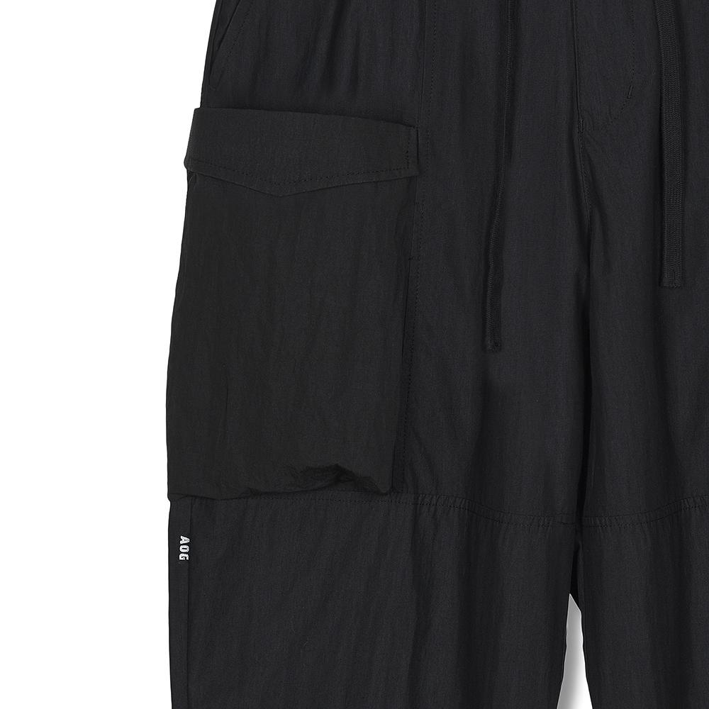 AOG PROJECT Big Pocket Cargo Pants (Black)