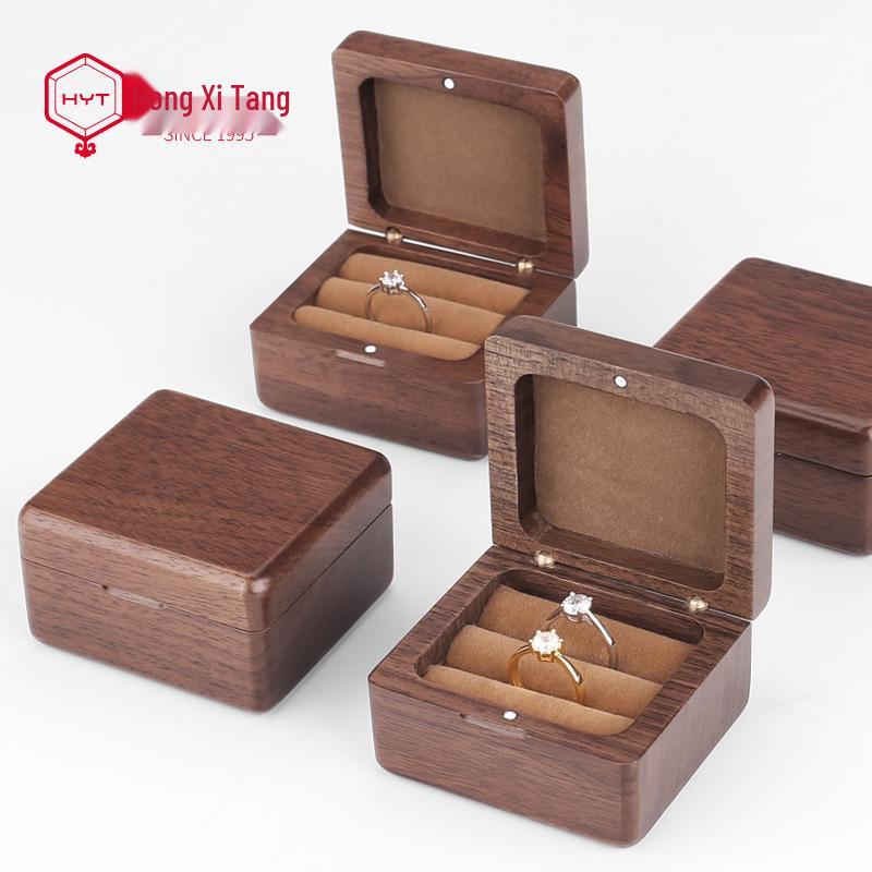 

Деревянная портативная шкатулка для хранения колец из черного ореха - Квадратный дизайн из массива дерева, Горячие продажи 6*6*3.8 cm