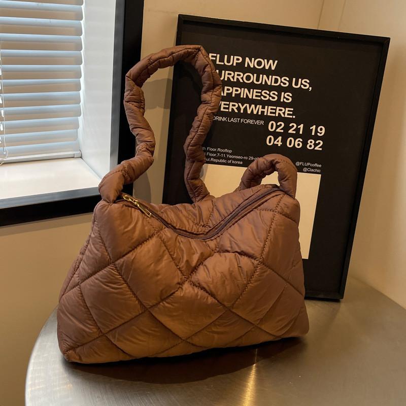 Borsa Grande Capacità Nuvola Soffice Casual Leggera Trama a Diamante Ricamo Chic Portatile a Tracolla Sottobraccio