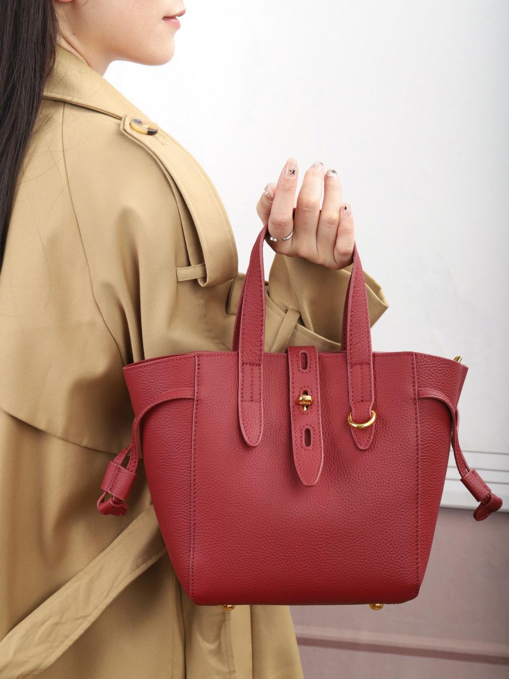 

Сумка-тоут из натуральной кожи TOGO для женщин, новая, большая вместимость, сумка-тоут на одно плечо для поездок на работу 30x13x20cm бездна