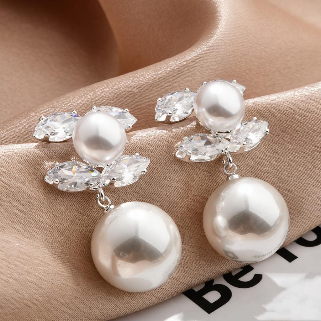 European and American Retro Court Style Earrings Geometric Inlaid Zircon Pearl Pendant Earrings Versatile Fashion High-end Earrings