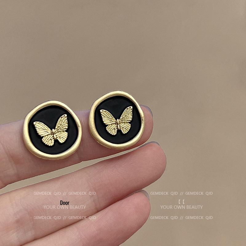 French Retro Zircon Pearl Stud Earrings - Elegant, Versatile Light Luxury Design for Women