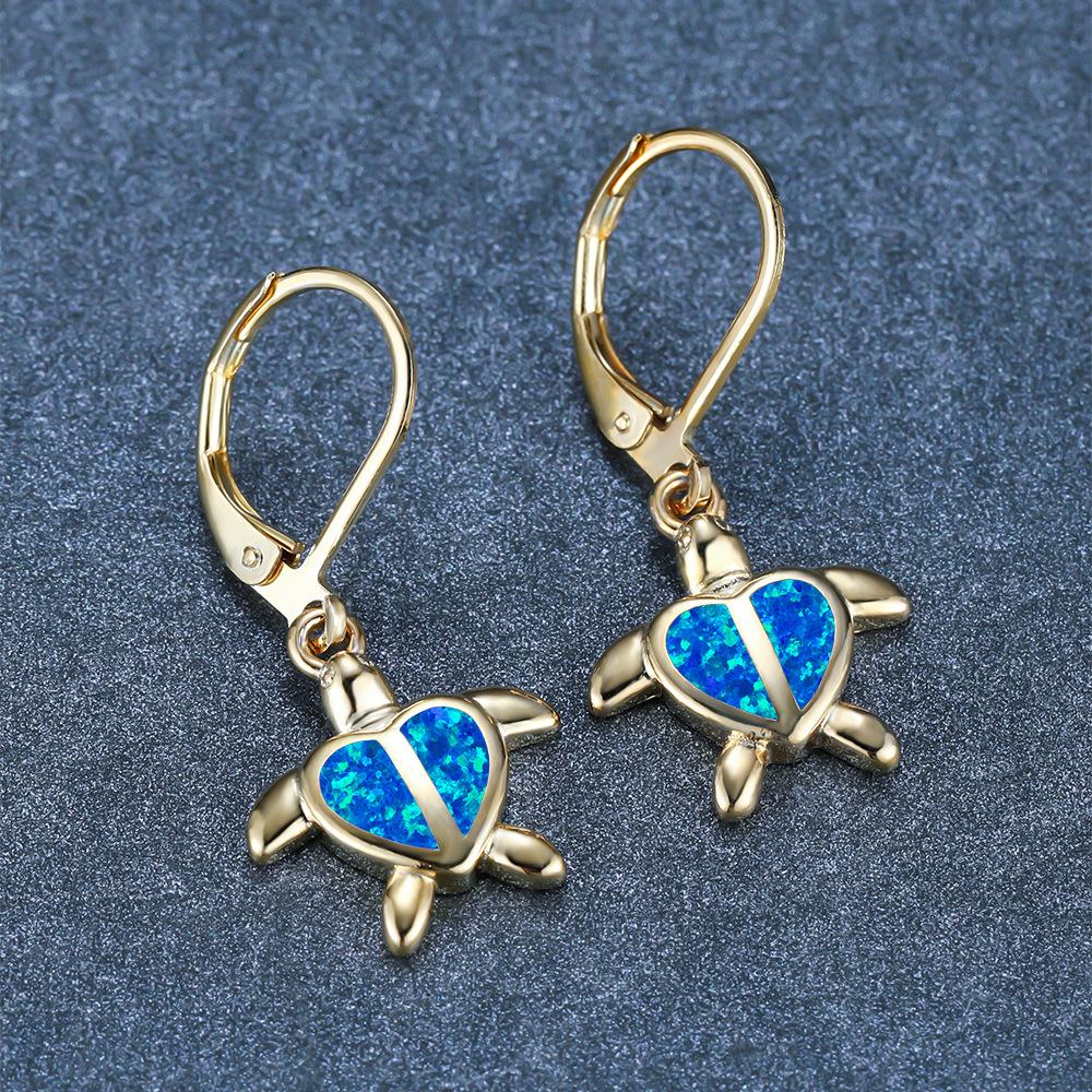 New Light Luxury Style Gold Platinum Heart shaped Blue and White Turtle Ear Buckle for Women