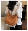 Japanese Retro Canvas Bag: Unisex Large Capacity Crossbody Messenger for Students