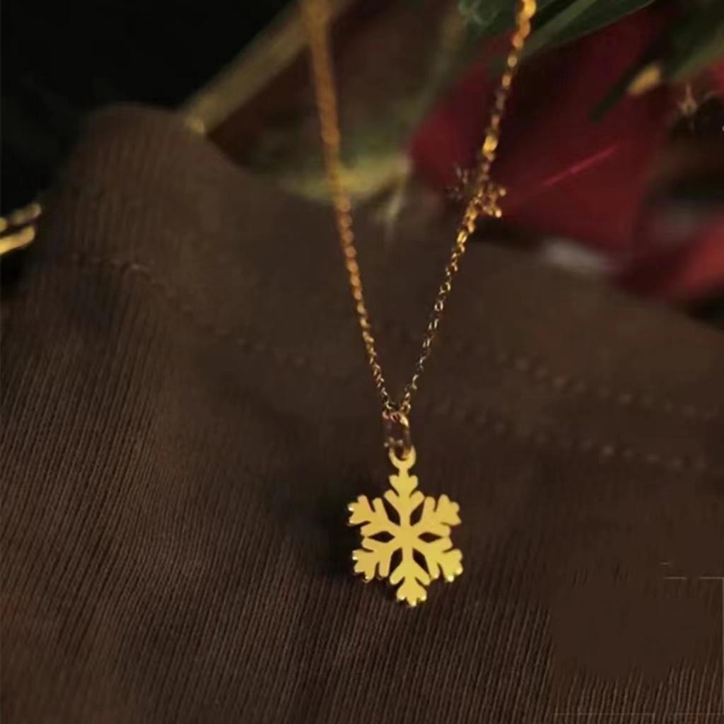 Snowflake Pendant Necklace for Women's Copper Gold-plated Niche High-end Collarbone Chain