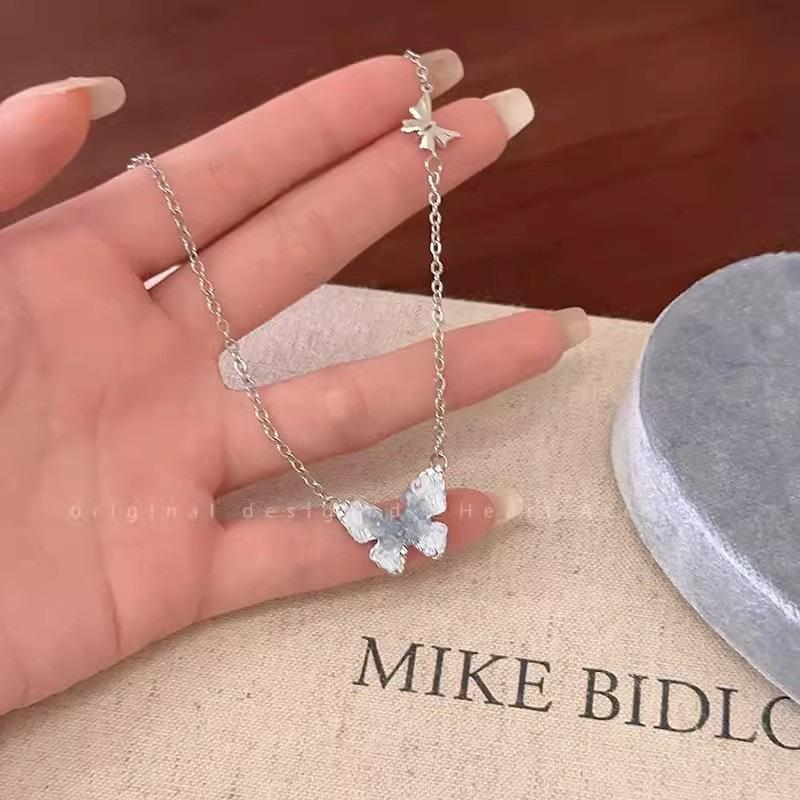 Super fairy temperament gradual change butterfly necklace women's summer sweet atmosphere niche temperament collarbone chain neck chain