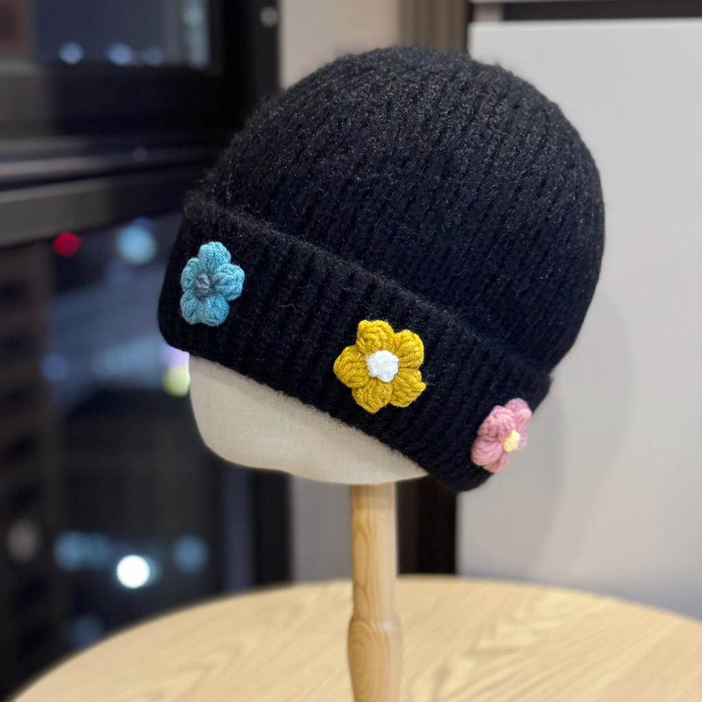 Women's Hats  Women's Autumn and Winter Woolen Hats Knitted Hats Cold Hats Winter Warm Confinement Hats Baotou Hats Cute Flowers