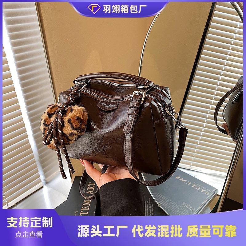 Retro Fashion Women's Bags, New Autumn and Winter Handbags, High-end Textured Commuter Messenger Bags