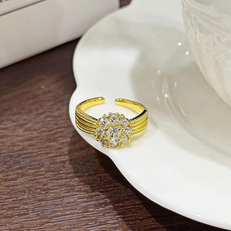 Vintage Court Style Medieval Vintage Open Ring Old Money Wind Full Diamond Super Fairy Ring Girl