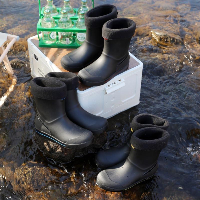 New rain shoes men's medium tube non-slip waterproof shoes fashionable outdoor water boots warm short tube rubber shoes men's fashion