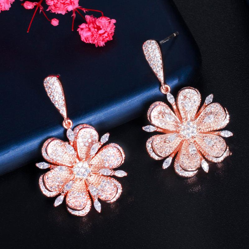 Stud Earrings Creative Three-Dimensional Flower Shape Full Of Diamonds Zircon Women'S Temperament Earrings Cold Wind Ear Jewelry