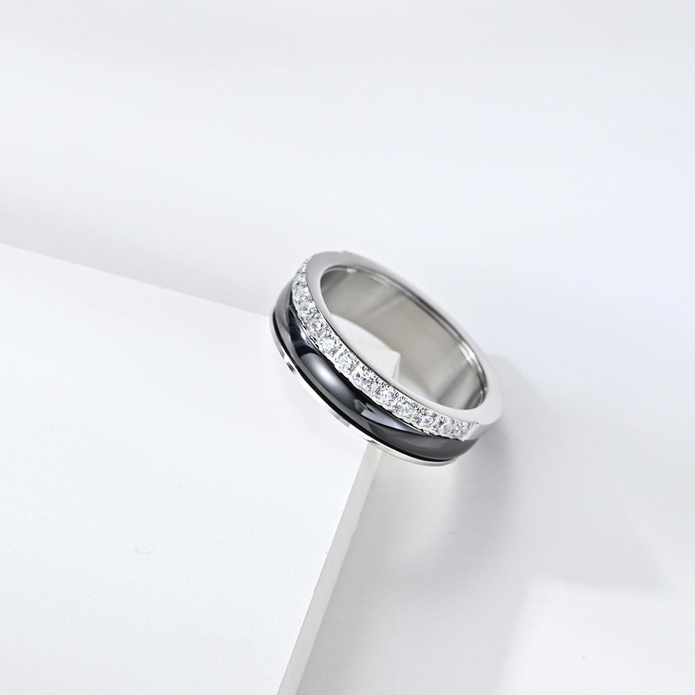 Neue Minimalistische Schwarz-Weiß-Serie Titanstahl mit Diamanten besetzt Funkelnder Diamant Trendiger Herren- und Damen-Neutraler Kaltwindring