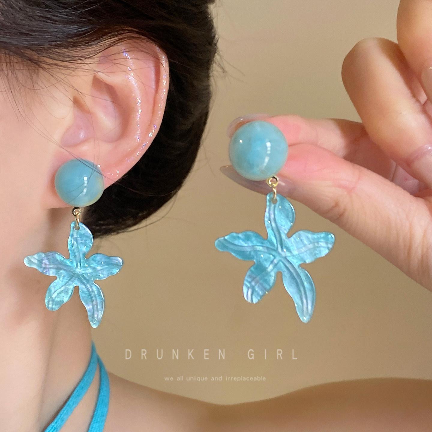 

Holiday style seaside dopamine coconut tree earrings women s versatile pendant earrings unique and beautiful pendant earrings