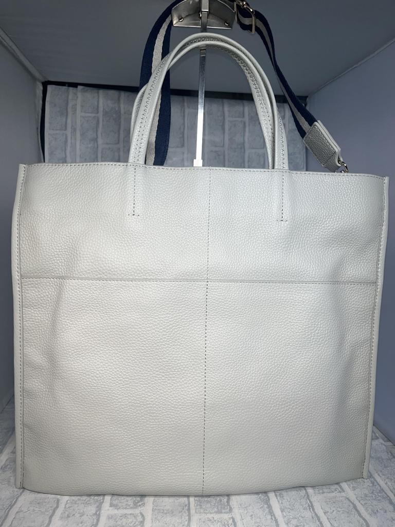 Rebecca CP-241026 Tote Bag, 2-Way, Square, No Gusset, Made with Genuine Italian Leather, Unisex (Ice Gray)