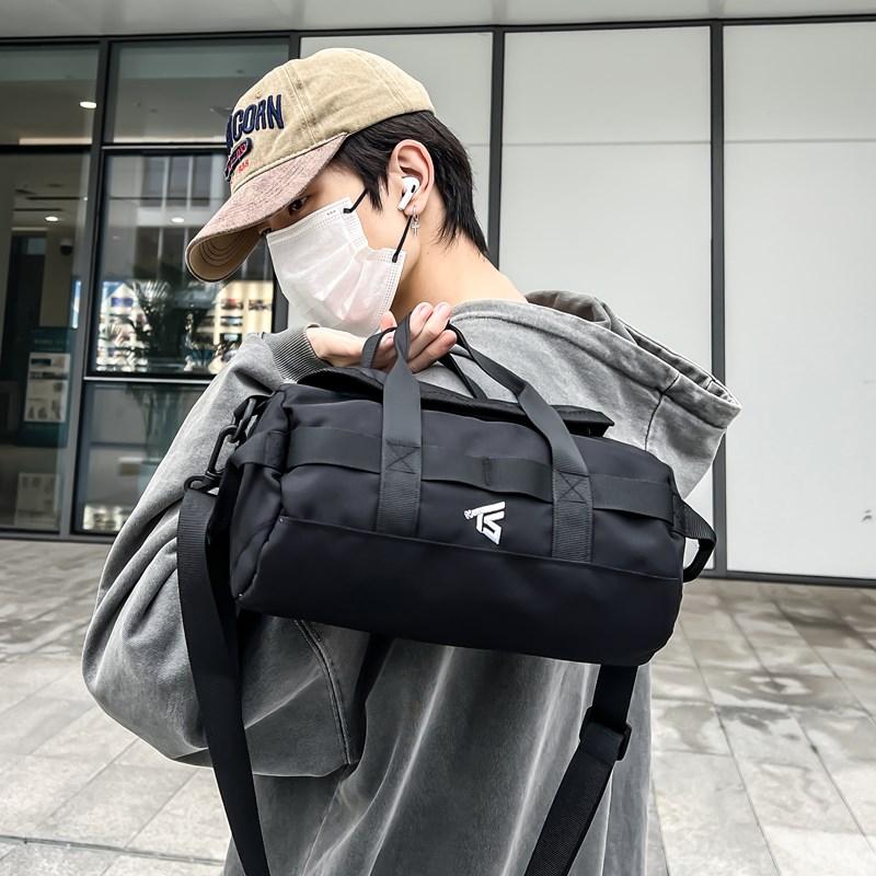 Мужская легкая сумка через плечо — фото 6