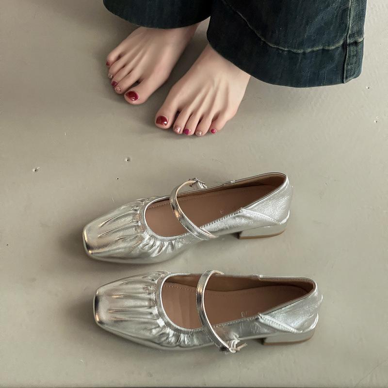 One-word buckle thick heel Mary Jane shoes women's summer fashion French temperament high heel gentle pleated shallow mouth single shoes leather shoes