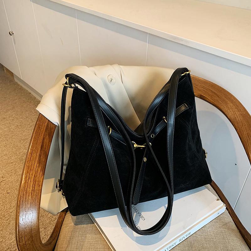 Large Capacity Underarm Bag Women's Commuter Tote Bag New Niche High-end Shoulder Bag Fashion Backpack