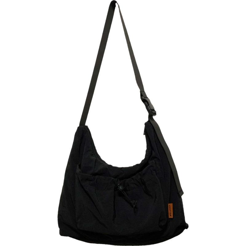 Lightweight casual pleated messenger bag women's trend tooling cotton drawstring shoulder bag Mori simple commuter tote bag