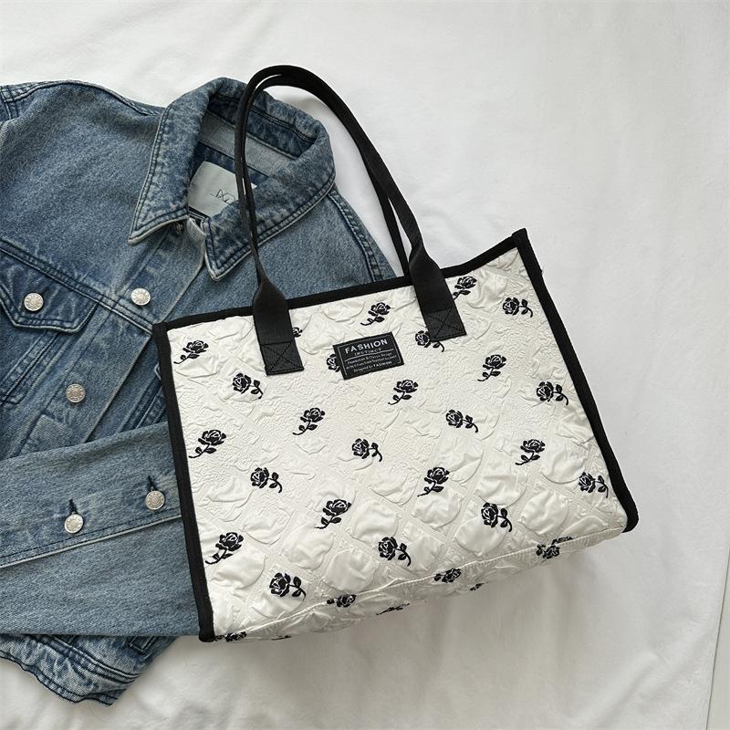 

Popular casual portable tote bag casual large-capacity bag 2024 new women s bag fashion commuter bag shoulder bag білий