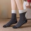 Rote Socken, Damen Fleece Verdickte Schlingen-Socken, Herbst- und Winter-Trendige Mid-Calf-Socken, Warme gestreifte Socken, Vielseitige Haussocken