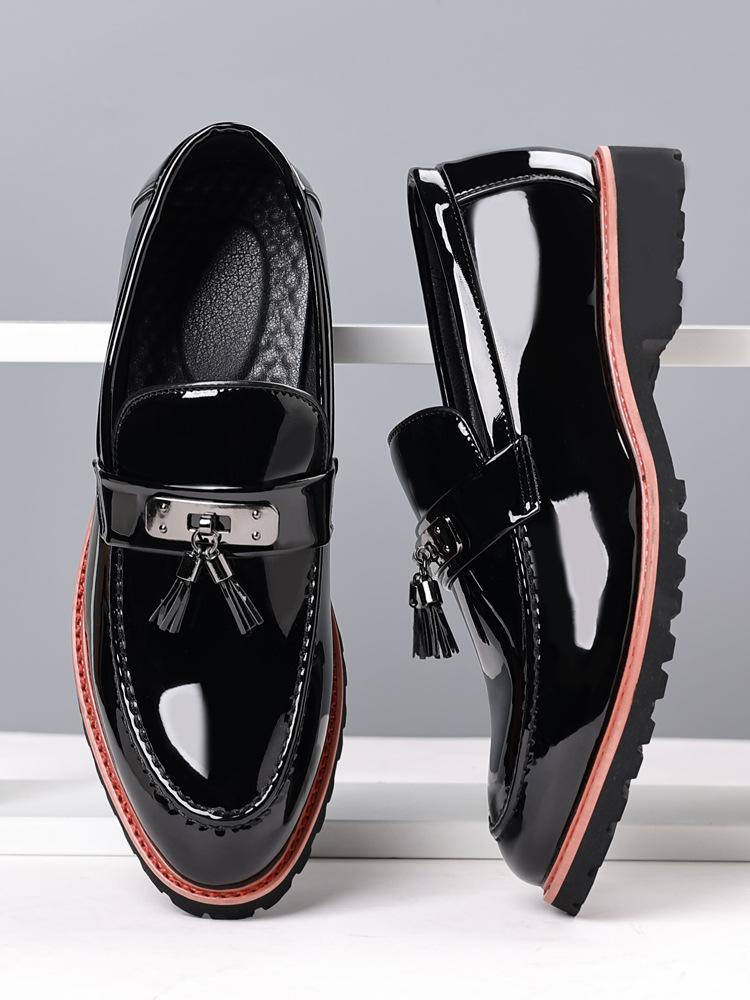 Big Size New Shoes for Men Patent Leather Dress Shoes Fashion Pointed Toe Thick-soled Business Casual Shoes