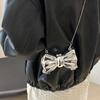 Mini Galvanisiert Silber Metall Glänzend Schleife Clutch Tasche Damen Personalisierte Mode Kette Kosmetik Crossbody Tasche Münzbeutel