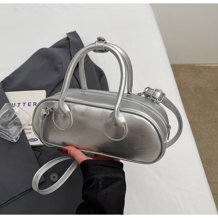 Xiaohongshu Fashion High Sense Niche Casual Versatile Baguette Bag Women's 2025 Spring and Summer New Solid Color Handbag