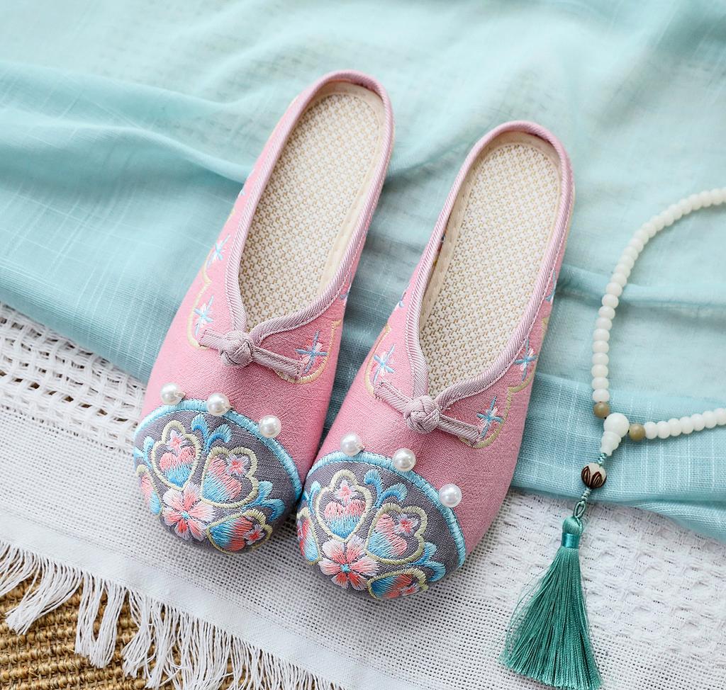 Slippers, Flat Bottom, Embroidered Cloth Shoes, Women's Shoes 2025 Summer New Ethnic Style with Hanfu Home Furnishing