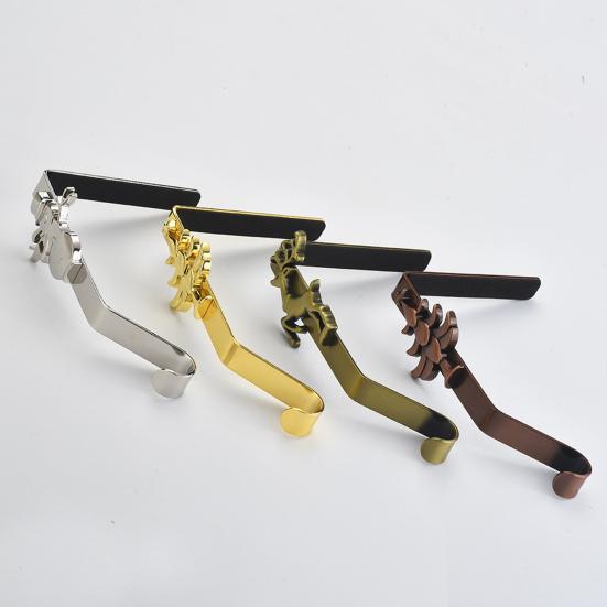 Χριστουγεννιάτικος Γάντζος Κάλτσας Αντιολισθητικός Μεταλλικός Κρεμαστής Κάλτσας Τάρανδος Νιφάδα Χιονιού Χιονάνθρωπος Δέντρο Τζάκι Γάντζος για Κρέμασμα Χριστουγεννιάτικων Στολιδιών Στεφάνια Διακόσμηση Πάρτι