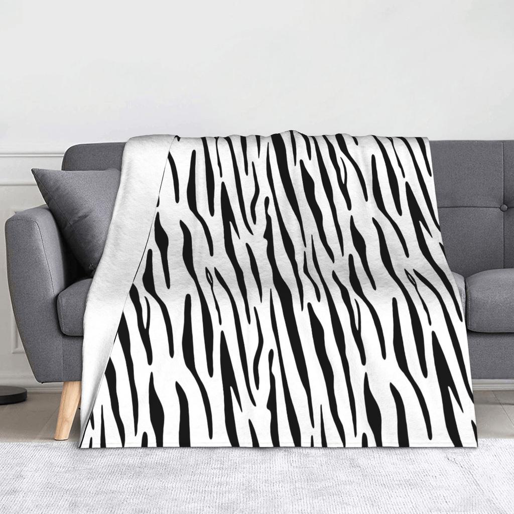 Black and White Snow Leopard Pattern Blanket Fleece Autumn Multi-function  Soft Throw Blankets for Sofa Couch Bedding Throws