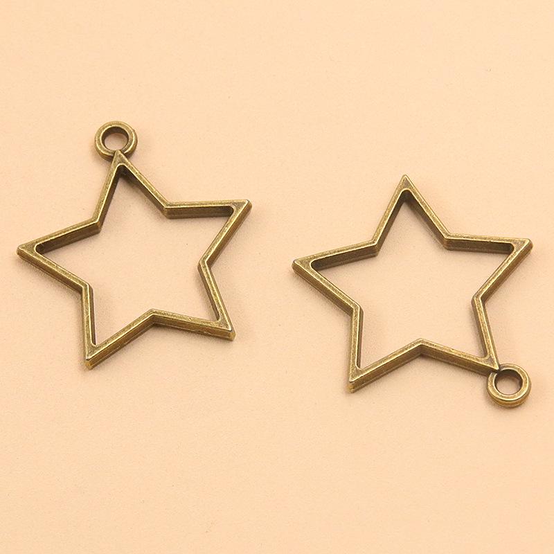 17 Ancient Green DIY Alloy Jewelry Pendants: Moon, Round, Heart with Drip Glue and Hollow Borders.
