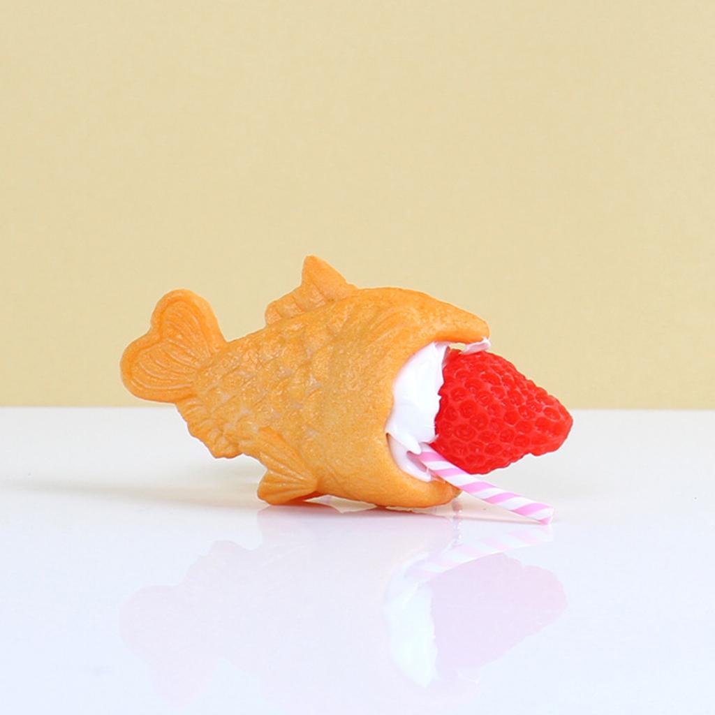Set of 2 Stylish Faux Food Taiyaki Keyrings Sturdy PVC Fashion Accessory Portable for Anime Fans And Collectors