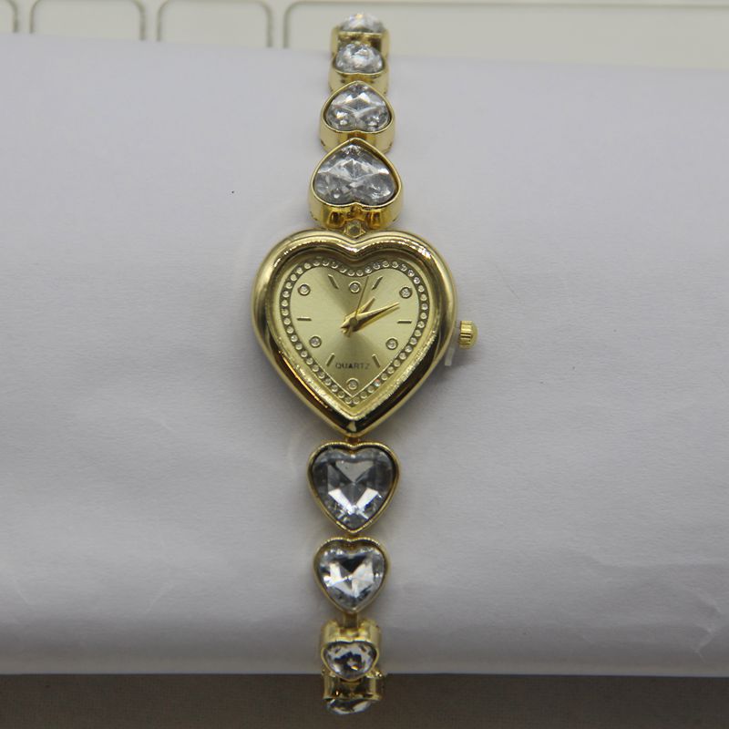 UTHAI CQ404 Fashionable Women watchheart-shaped diamond braceletelegant temperament quartz watchwatches for woman