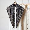 Retro old money wind cashew flower triangle scarf women's fashion high sense versatile decoration outer silk scarf scarf fart curtain tide