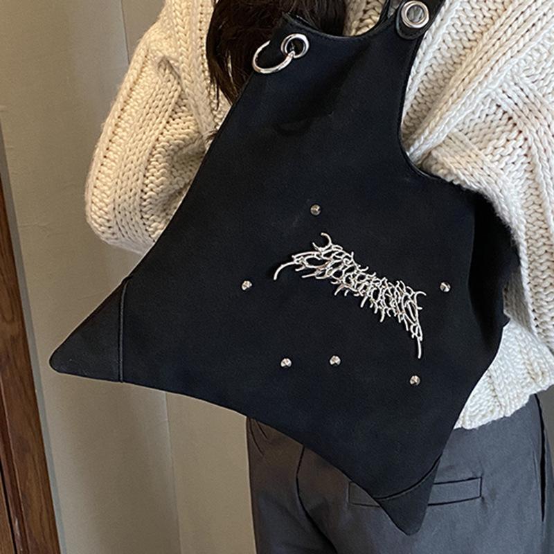 Lazy wind large capacity bag women's new fashion niche canvas portable commuter underarm bag