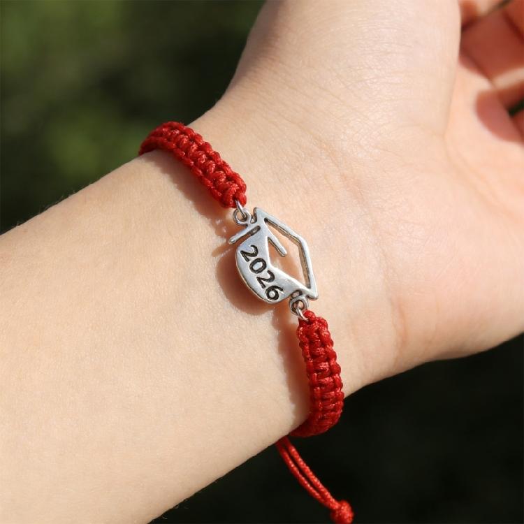 Trendy Flat Knot Friendship Bracelet With 2026 Graduate Theme Graduation Wristband For Schoolmates And Special Occasions