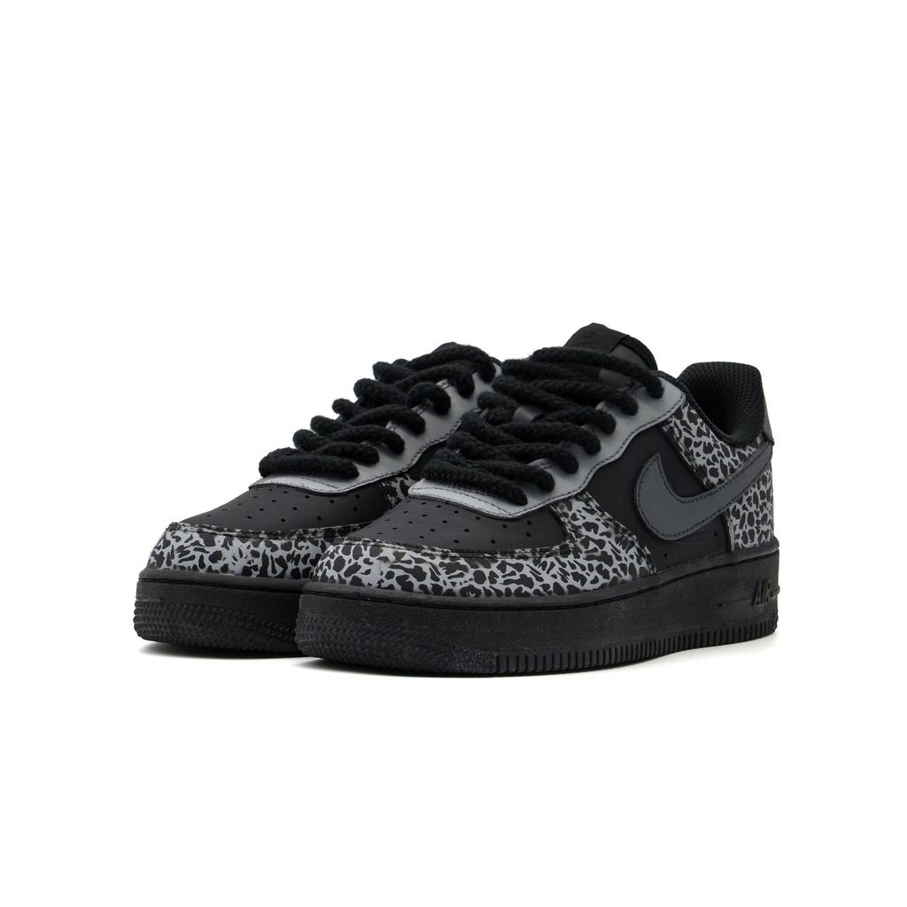 Nike Scarpe da Skateboard Nike Air Force 1 Resistenti all'Abrasione Basse Unisex Nero Grigio CW2288-001(Team500-)