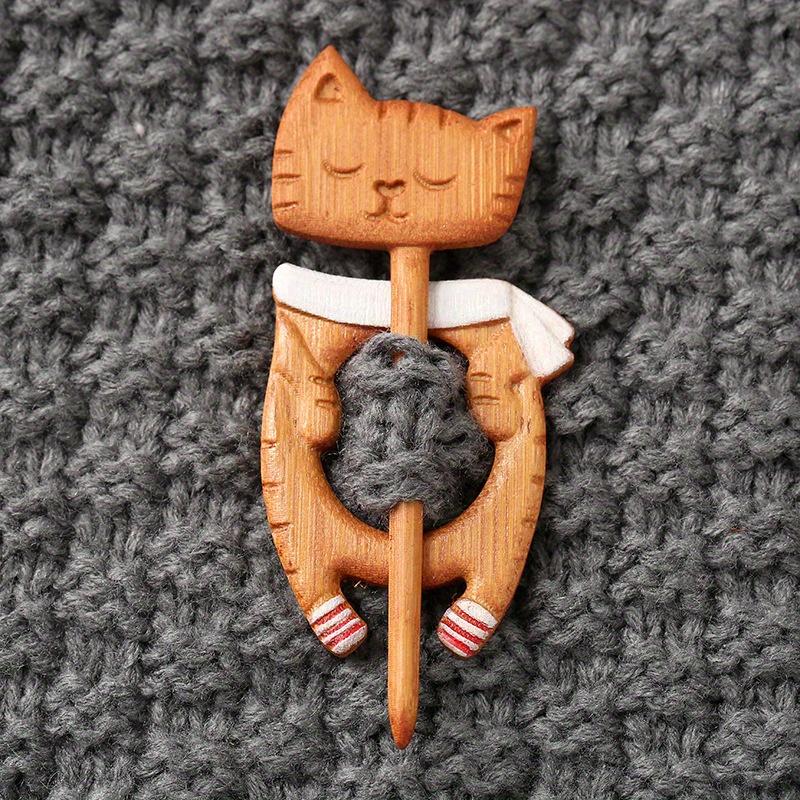 1PC Cute Cat Winter Sweater Scarf Fixed Buckle - Wooden Brooch Cat Decorative Fixed Buckle.