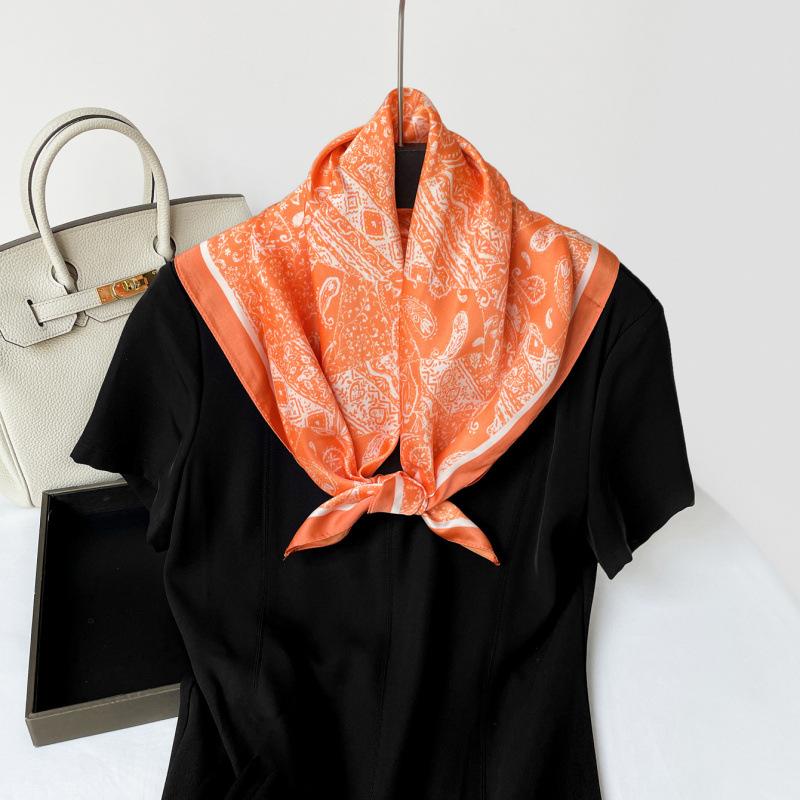 Spring New Printed Small Square Scarf Satin Chiffon Imitation Silk Material Women's Silk Scarf Shopping with High-end Wholesale